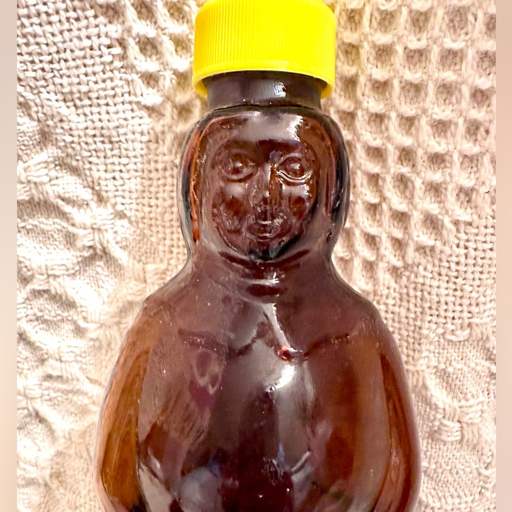 Vtg Mrs. Butterworth Amber Brown Glass Syrup Bottle w Lid 10” Tall